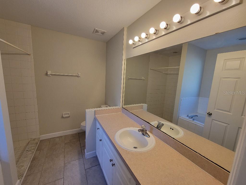 CLEAR LAKE VIEWS - Residential Income