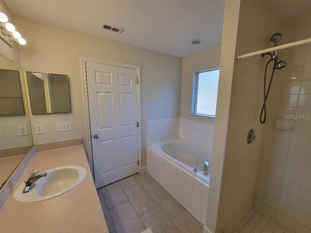 CLEAR LAKE VIEWS - Residential Income