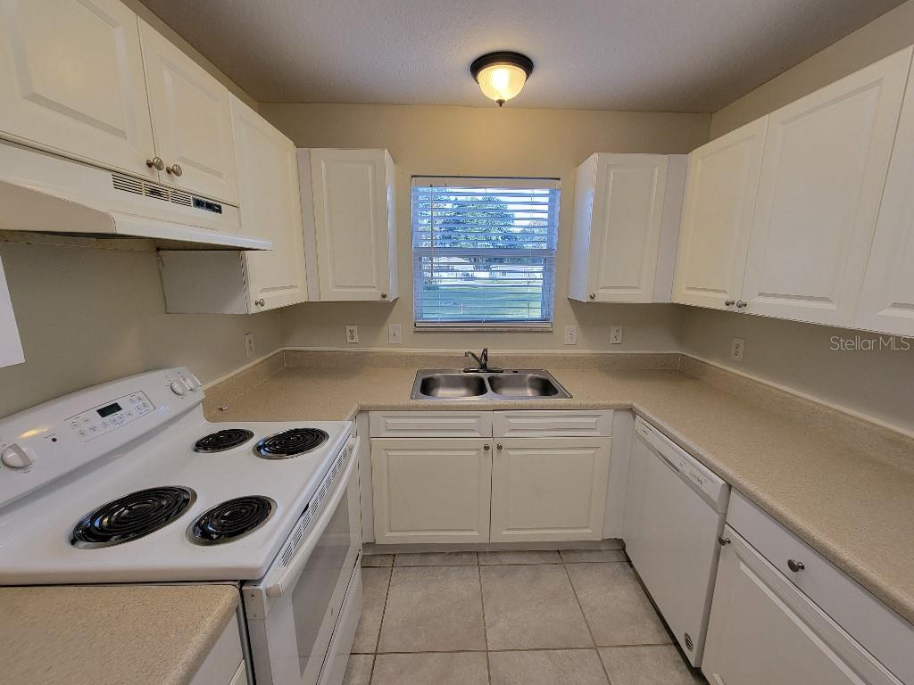 CLEAR LAKE VIEWS - Residential Income