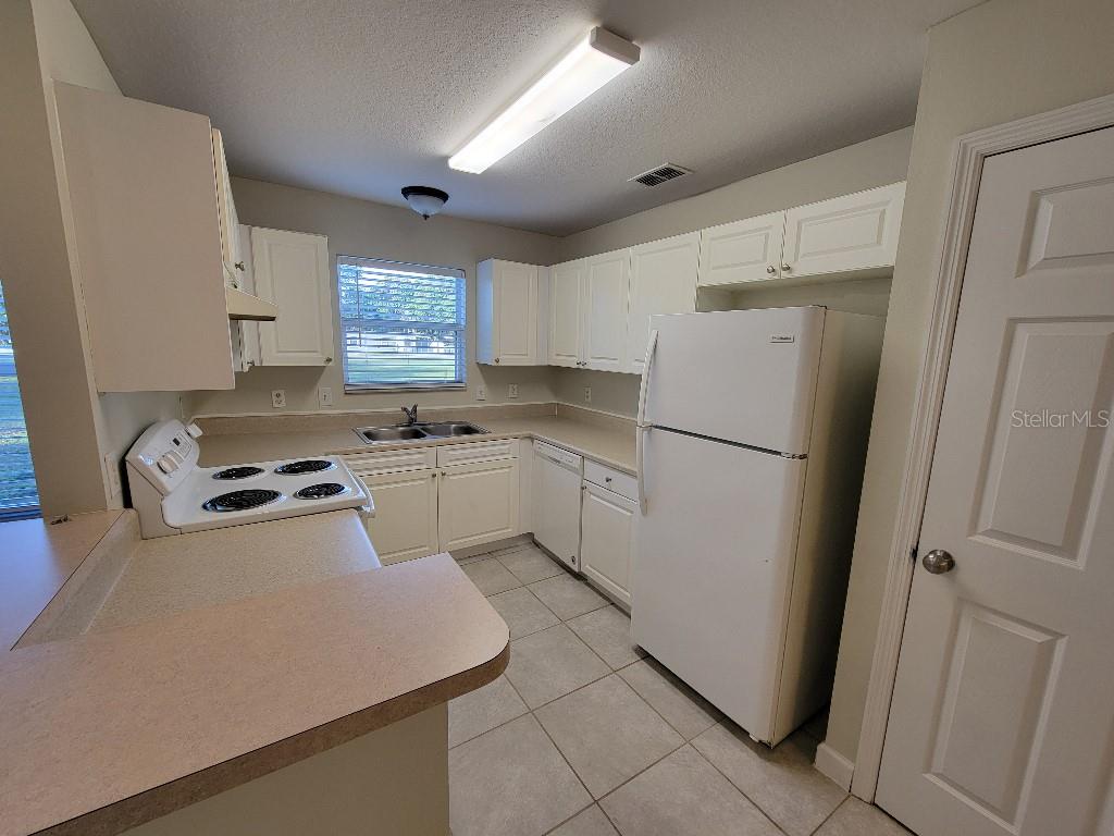 CLEAR LAKE VIEWS - Residential Income