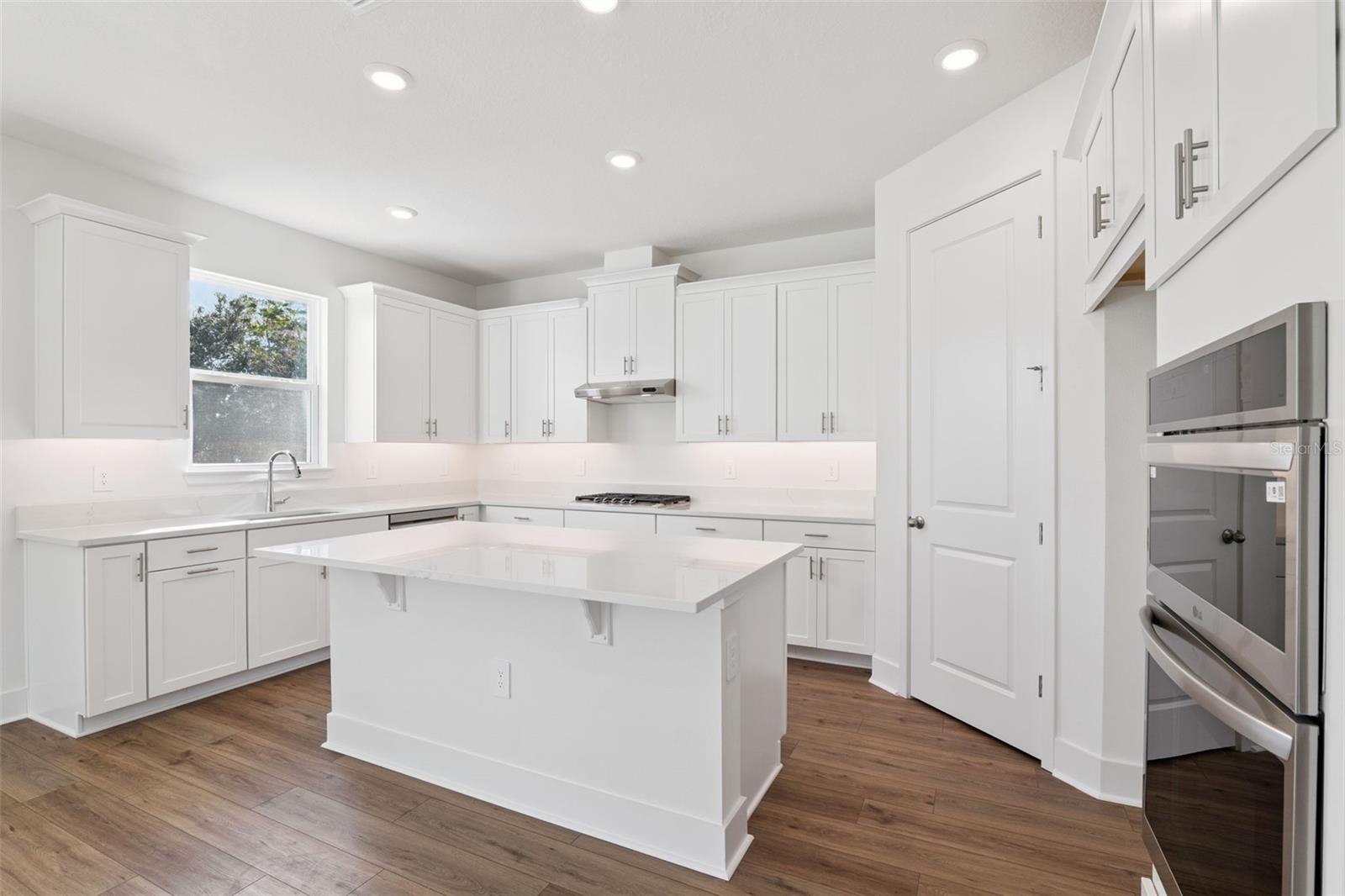 655 EMERALD GROVE DRIVE