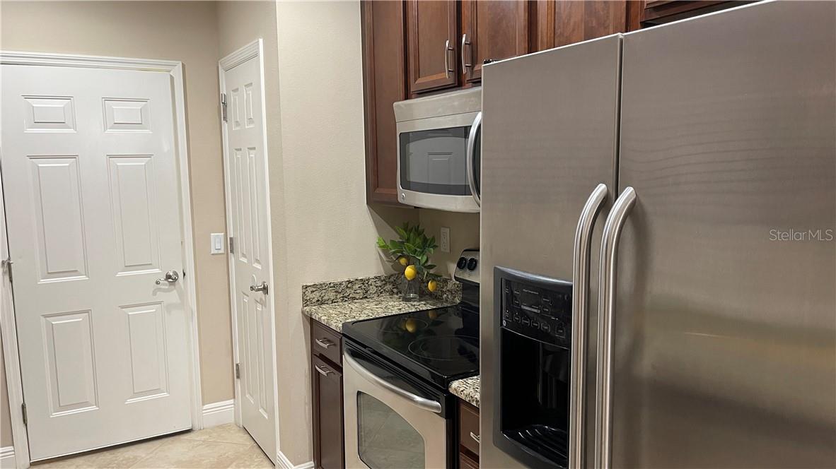 PALMA SOLA TRACE CONDO OR2185/736 - Residential Lease