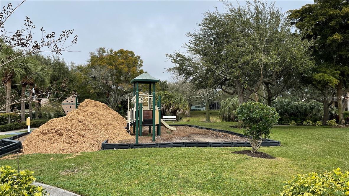 PALMA SOLA TRACE CONDO OR2185/736 - Residential Lease