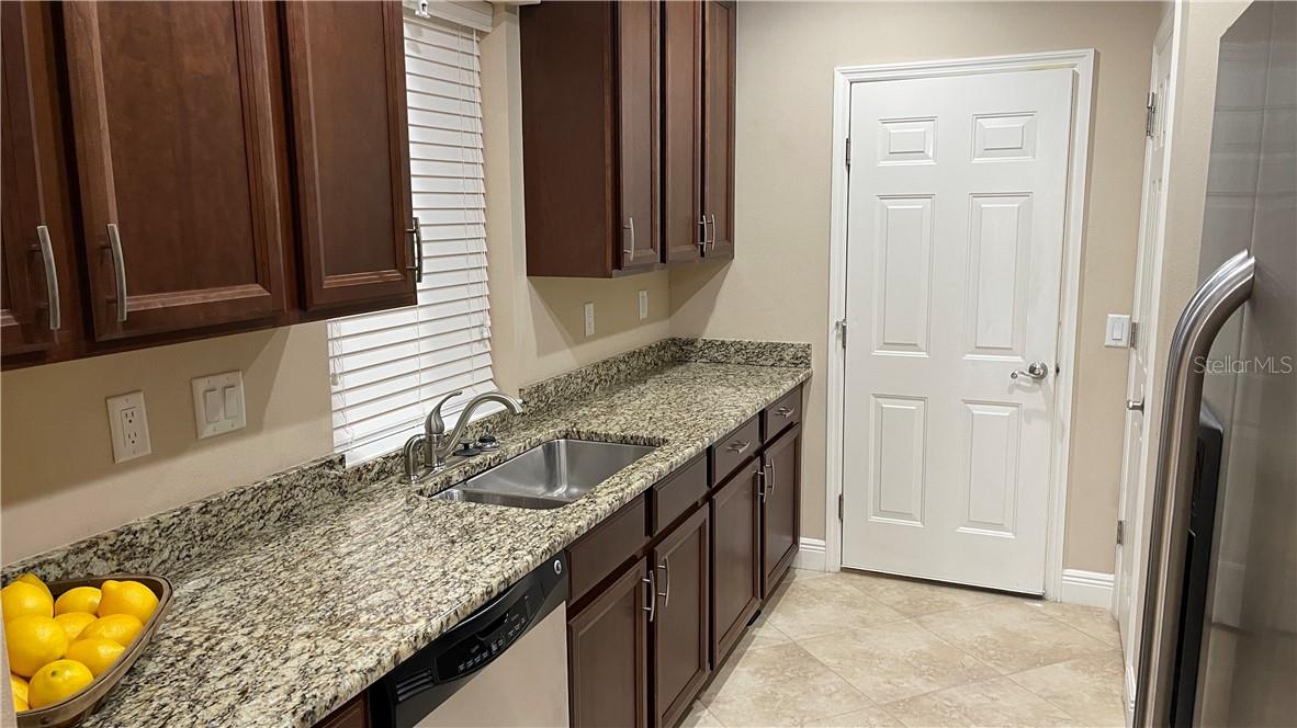 PALMA SOLA TRACE CONDO OR2185/736 - Residential Lease