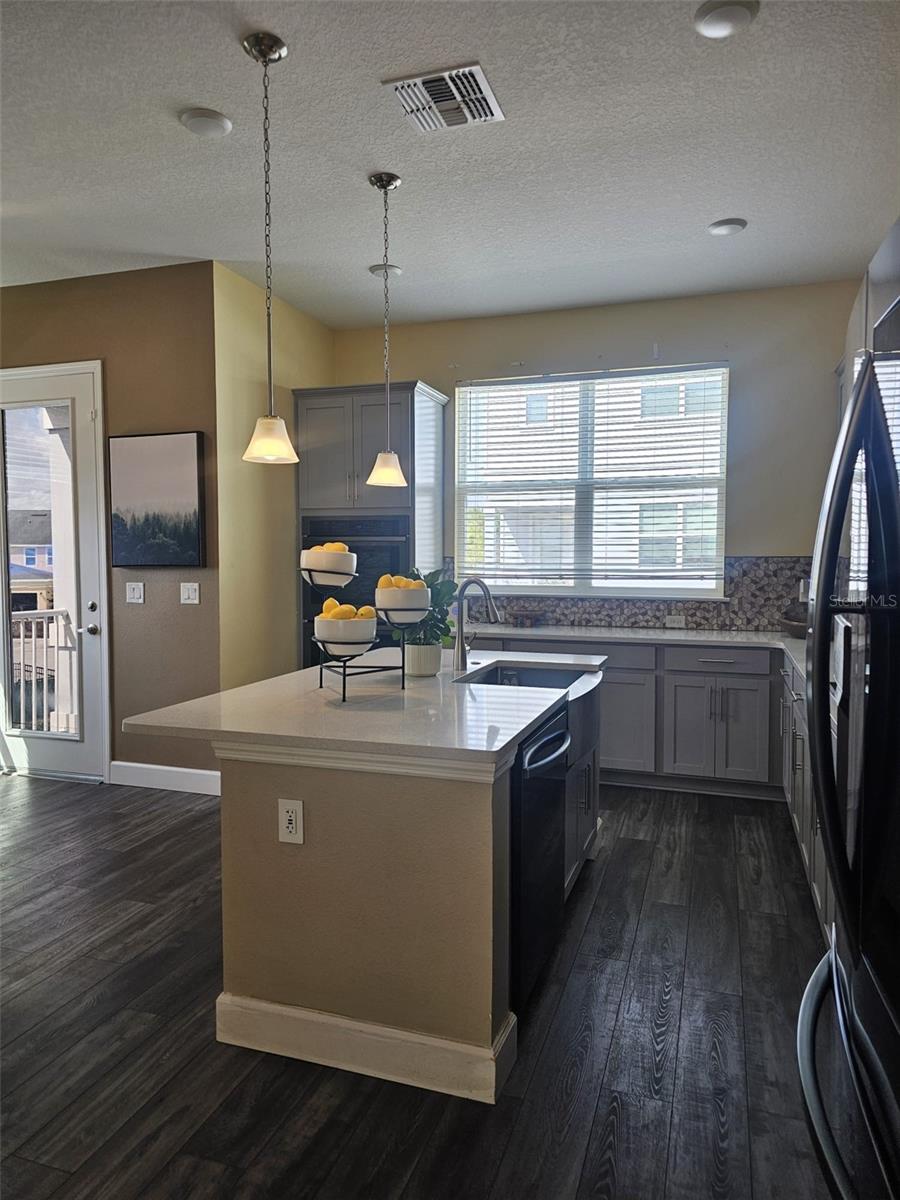 AVALON TWNHMS - Residential