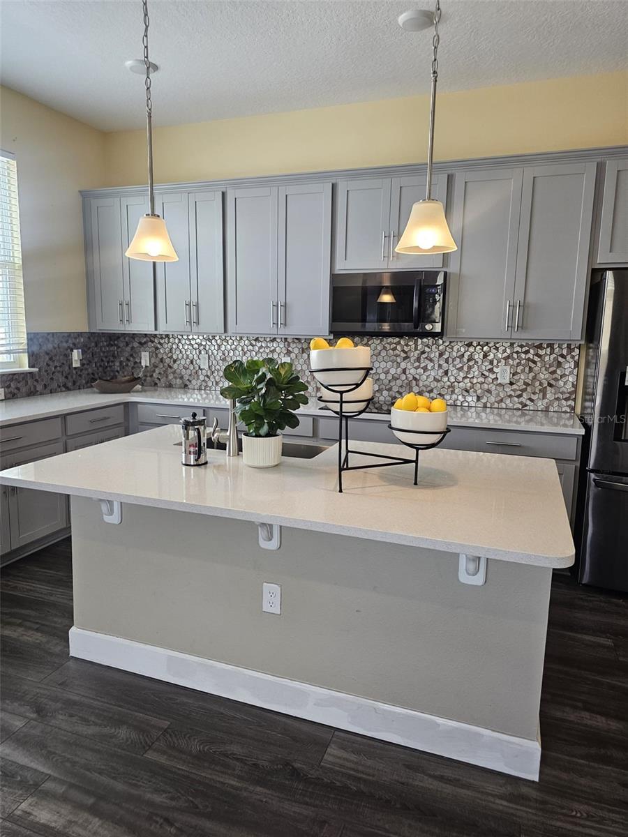 AVALON TWNHMS - Residential