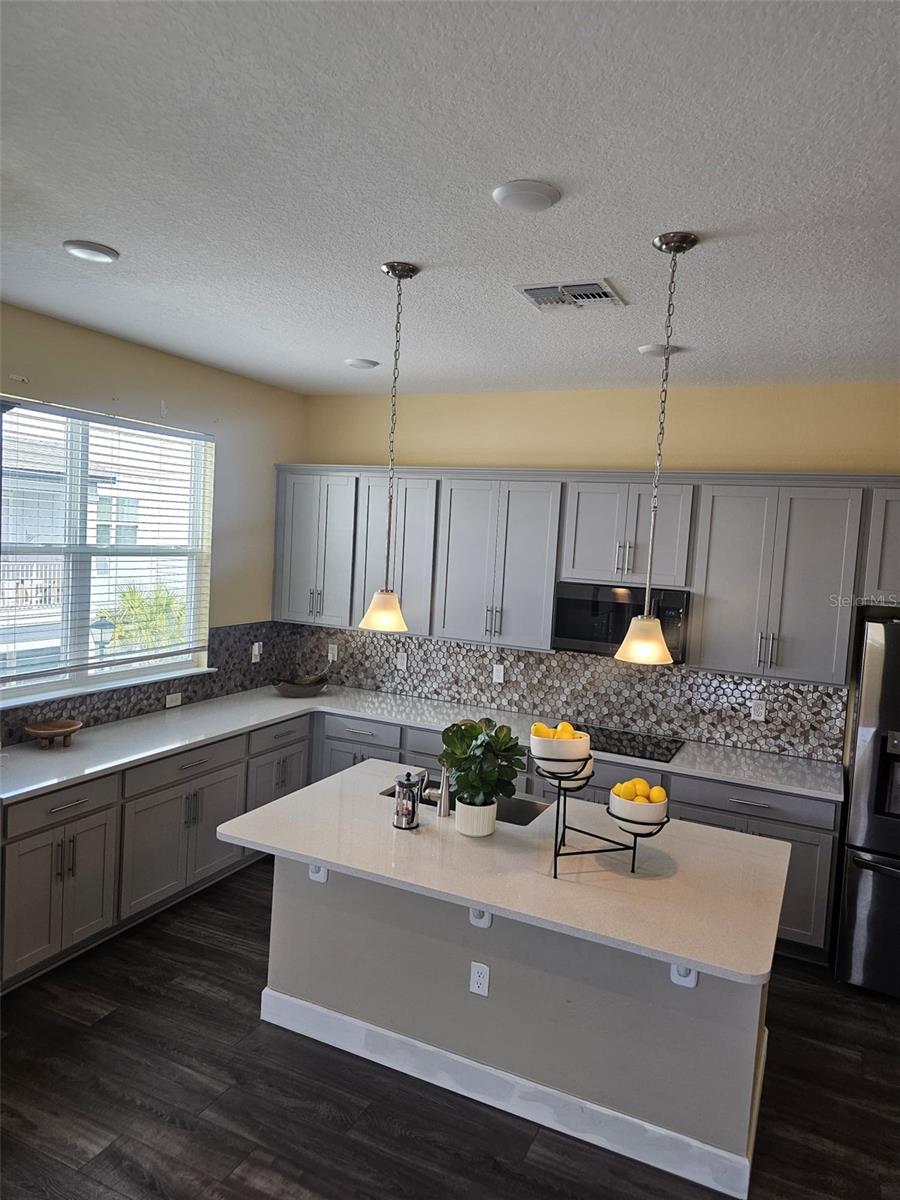 AVALON TWNHMS - Residential