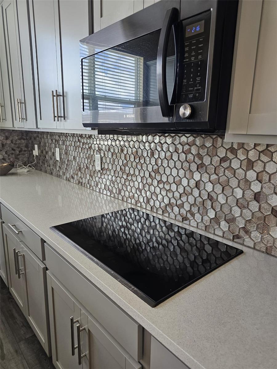 AVALON TWNHMS - Residential