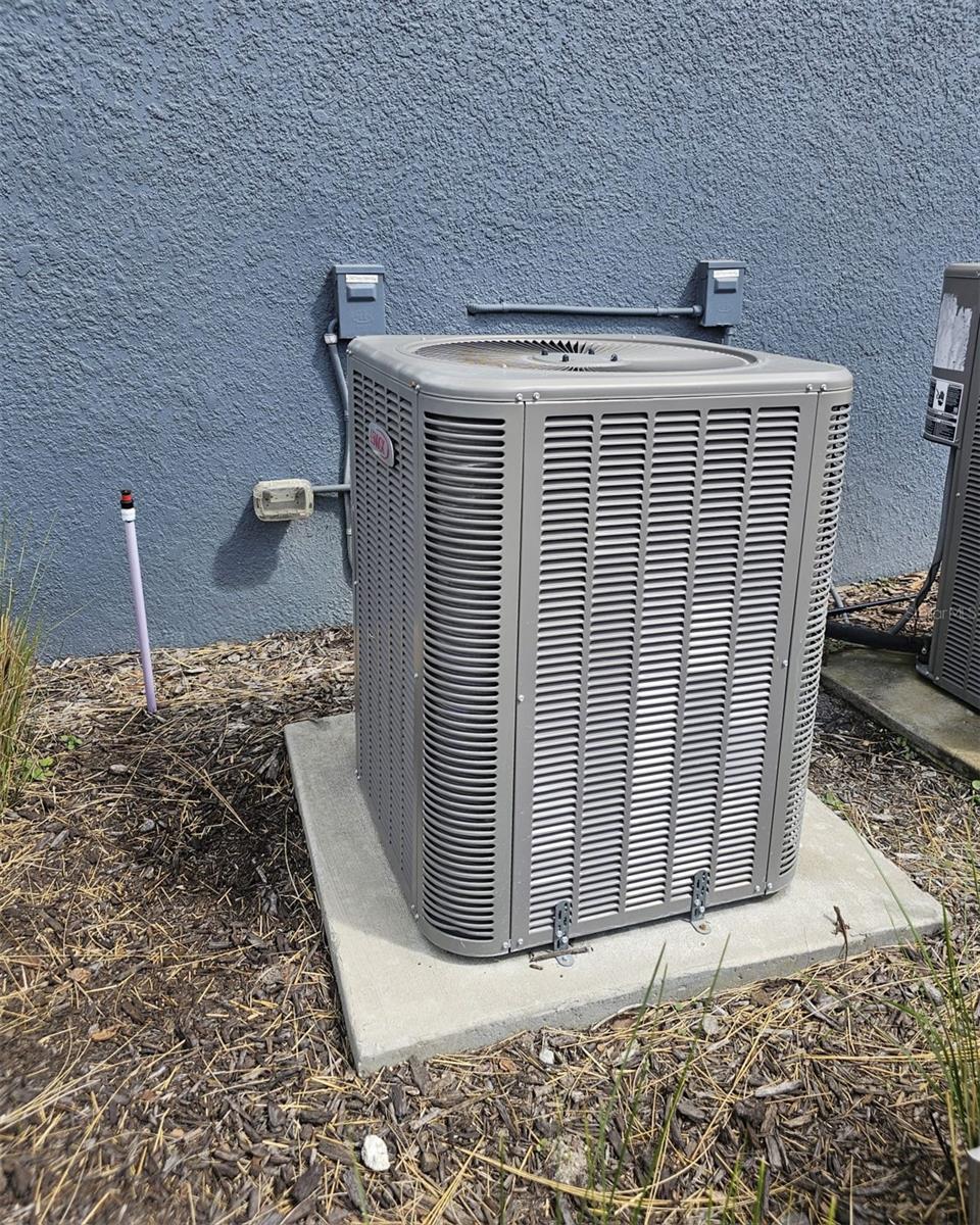 AVALON TWNHMS - Residential