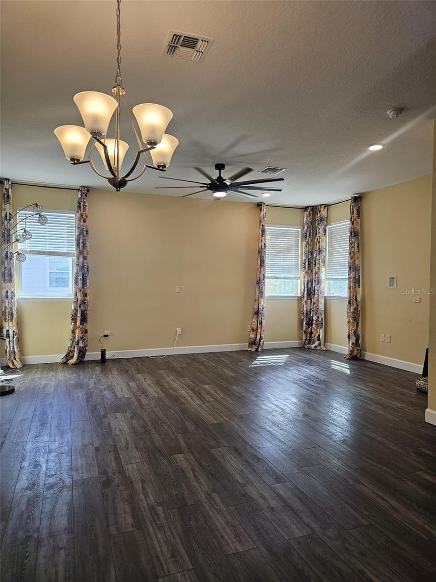 AVALON TWNHMS - Residential