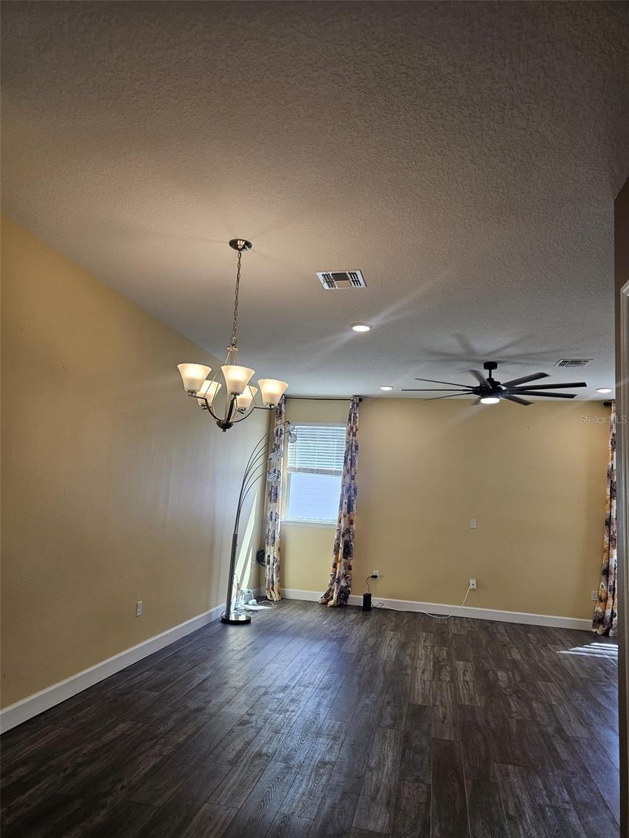 AVALON TWNHMS - Residential