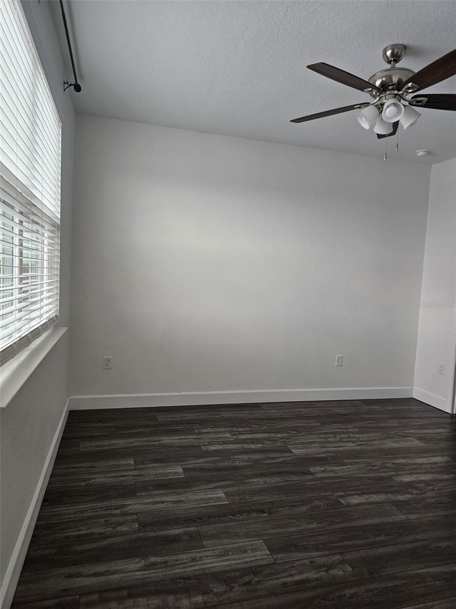 AVALON TWNHMS - Residential