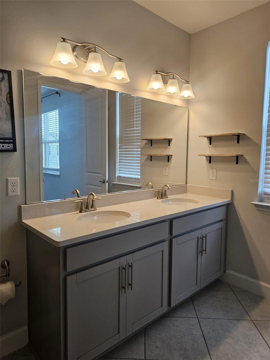 AVALON TWNHMS - Residential