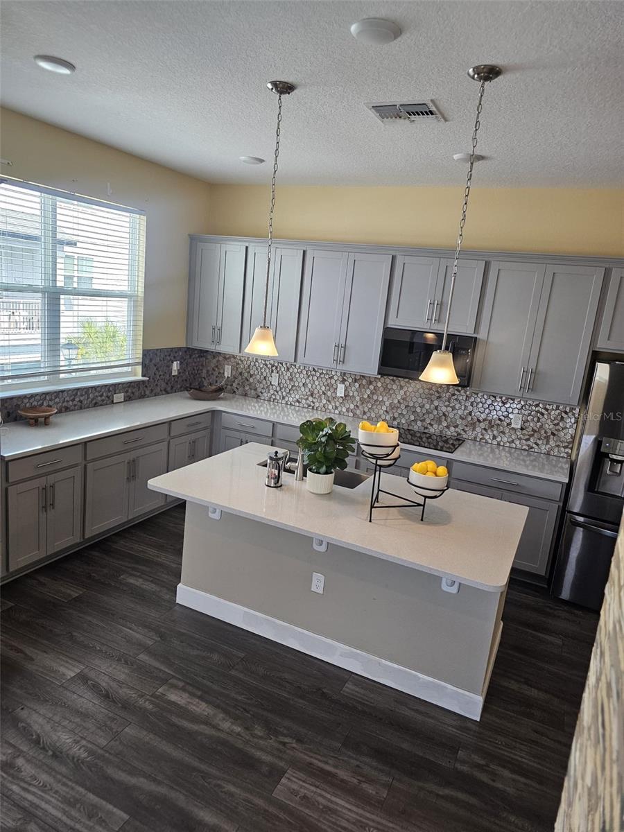 AVALON TWNHMS - Residential