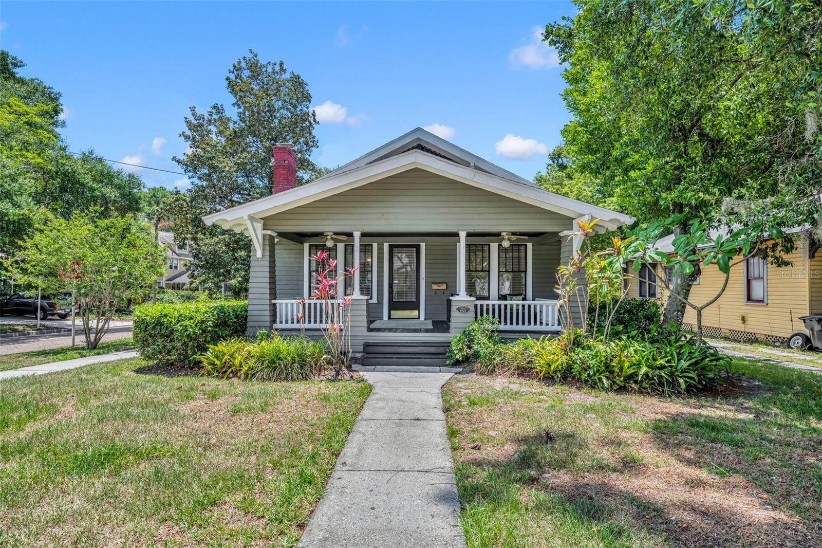 Come live the wonderful downtown lifestyle, with excellent walkability to Thornton Park, Lake Eola, and Downtown shops and restaurants. This charming 2 bedroom, 2 bathroom 1920's bungalow has been meticulously cared for and has a fenced in backyard and large front porch. There is a detached on 1 car garage, perfect for storing bicycles ect., and an indoor laundry/ utility room. A must see in Thorton Park.
