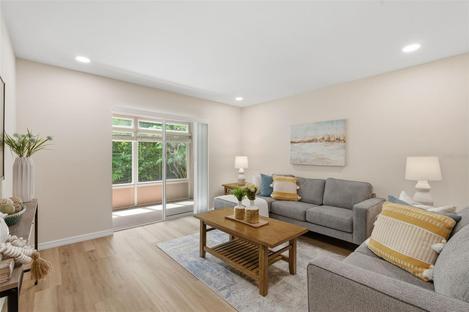 BAYSHORE ON THE LAKE APTS II SEC 3 - Residential
