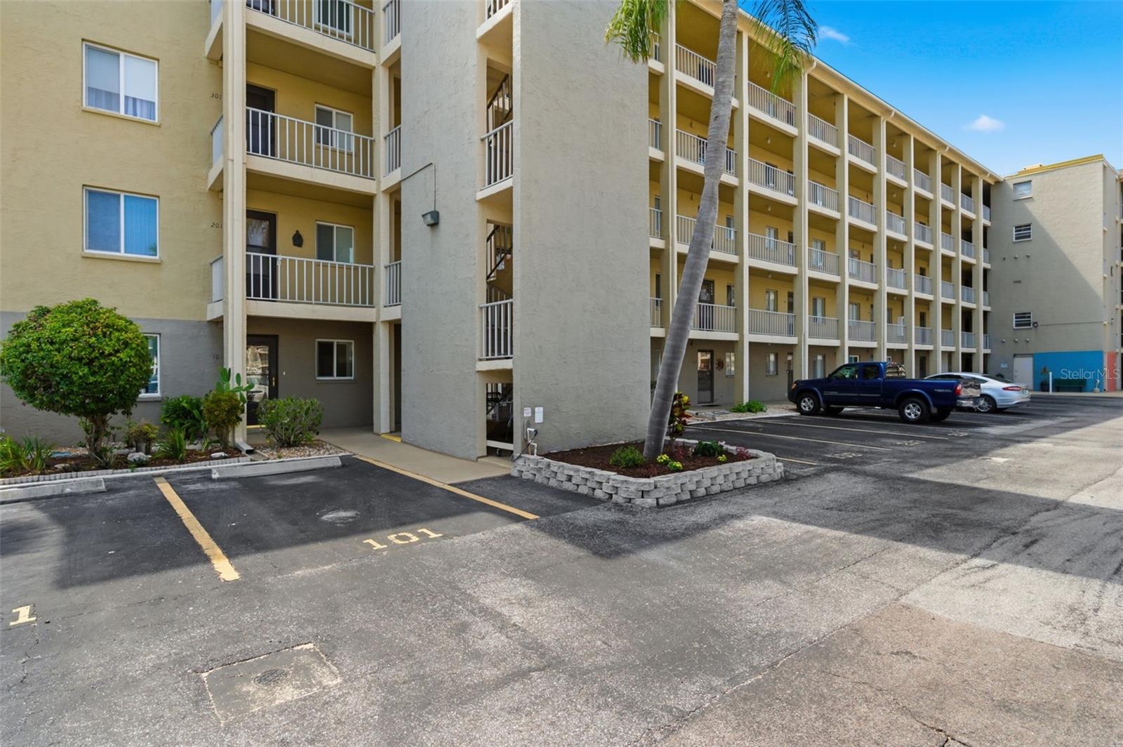 3500 LAKE BAYSHORE DRIVE K 101