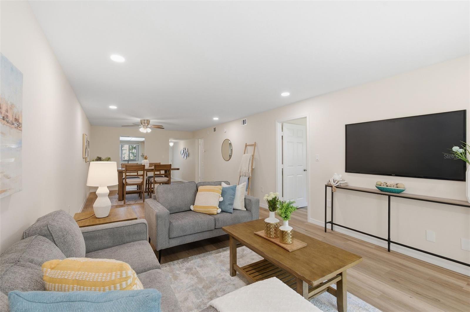 BAYSHORE ON THE LAKE APTS II SEC 3 - Residential