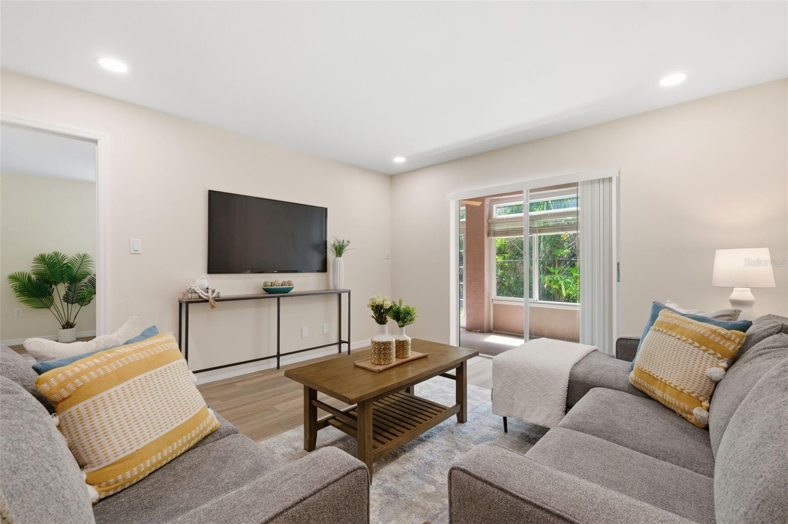 BAYSHORE ON THE LAKE APTS II SEC 3 - Residential