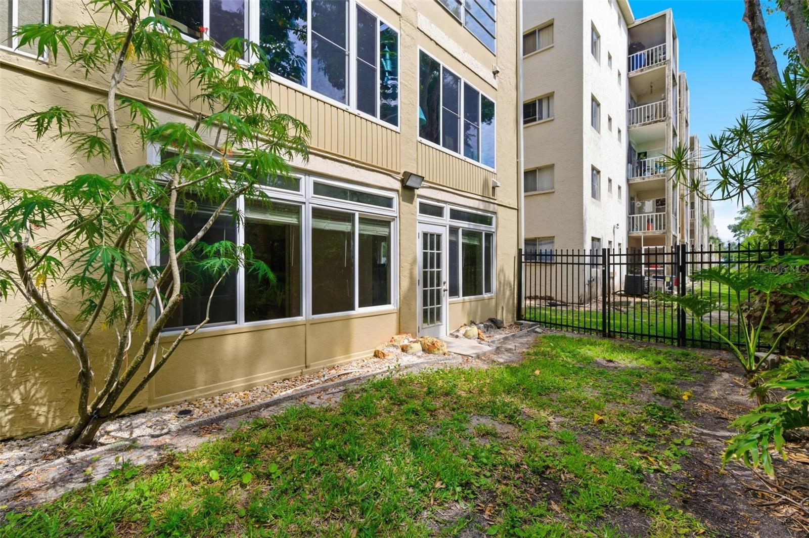 BAYSHORE ON THE LAKE APTS II SEC 3 - Residential