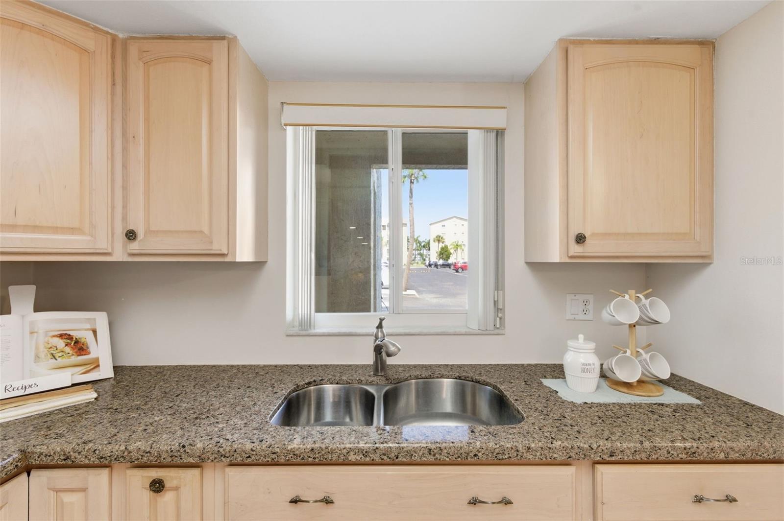 BAYSHORE ON THE LAKE APTS II SEC 3 - Residential