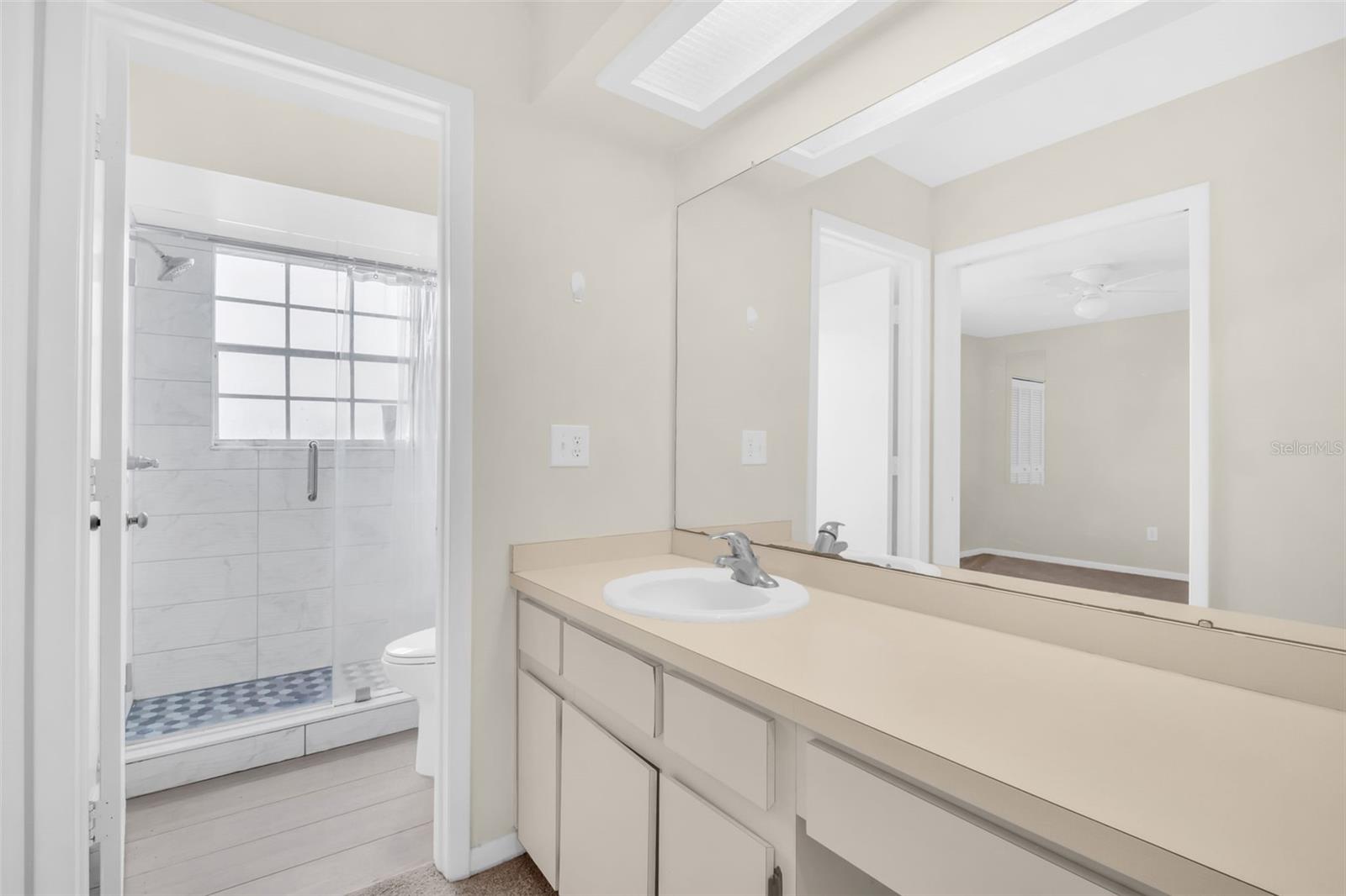 CHATEAUX DE VILLE - Residential Lease