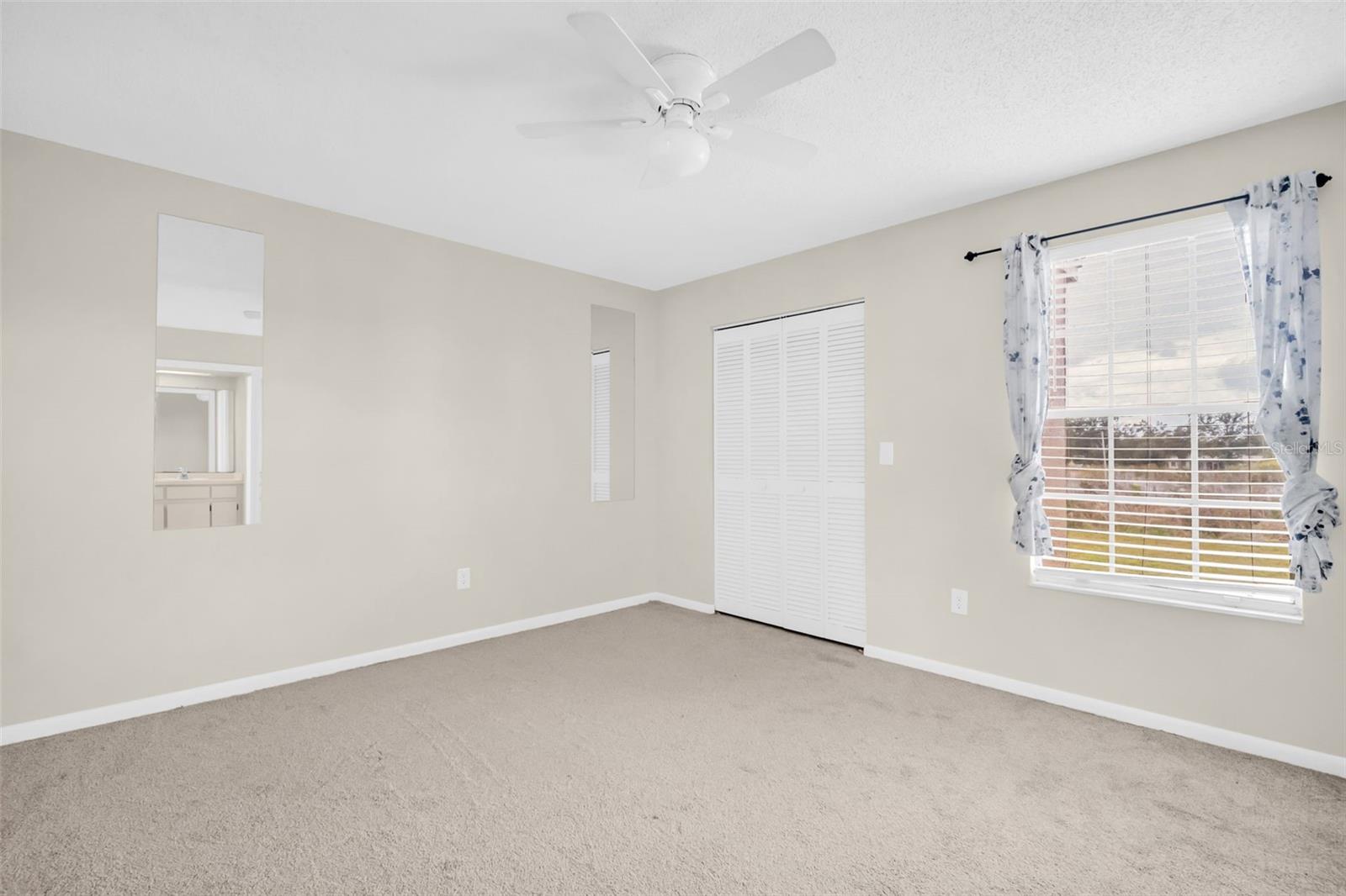 CHATEAUX DE VILLE - Residential Lease