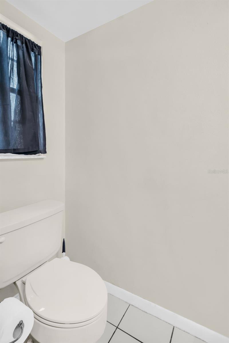 CHATEAUX DE VILLE - Residential Lease