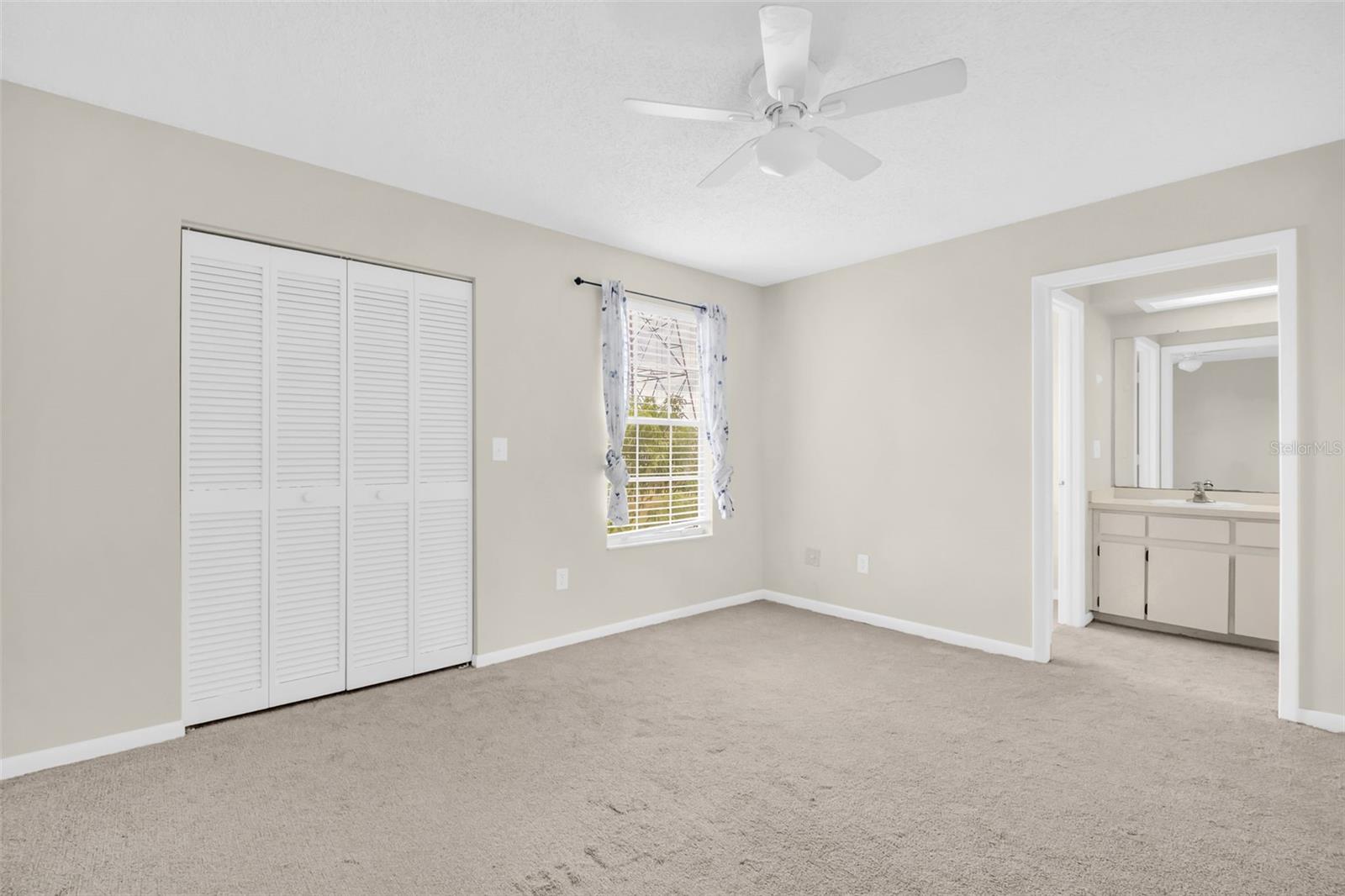 CHATEAUX DE VILLE - Residential Lease