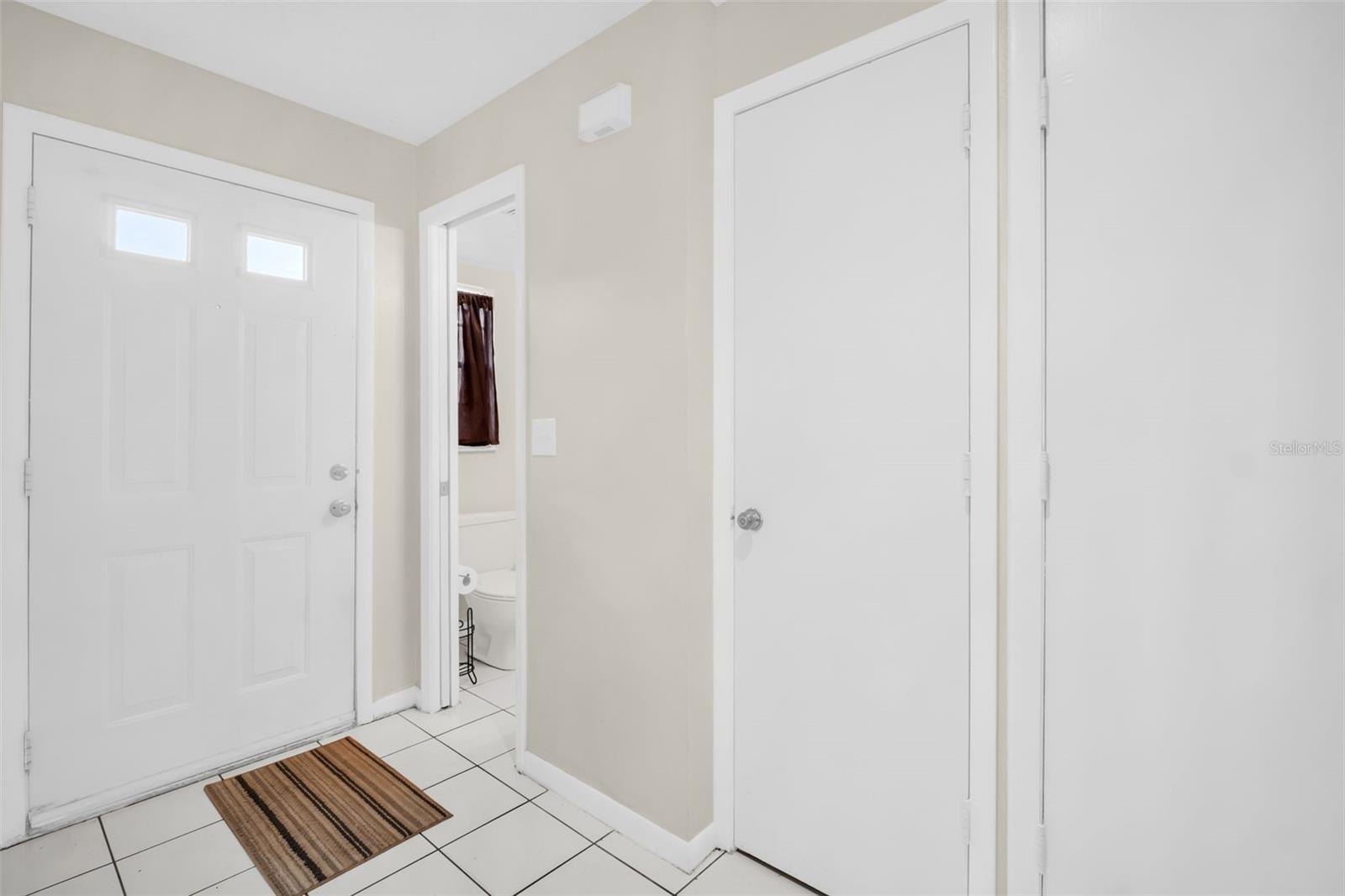 CHATEAUX DE VILLE - Residential Lease