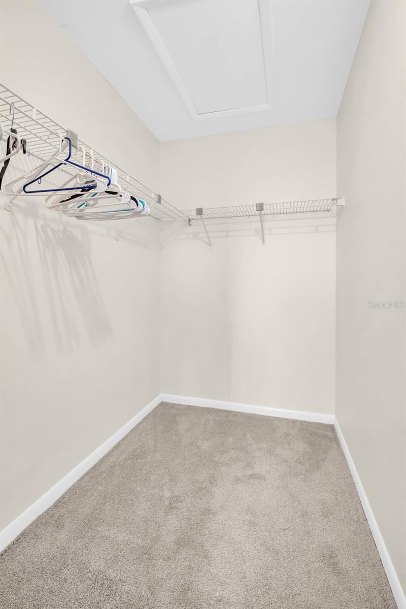 CHATEAUX DE VILLE - Residential Lease