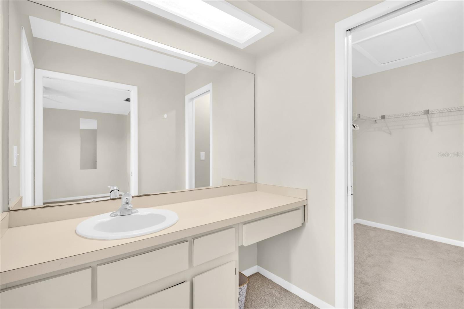 CHATEAUX DE VILLE - Residential Lease