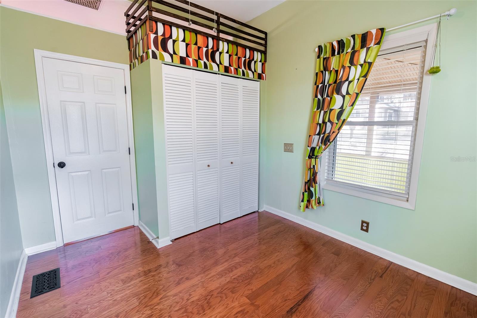 DELAND W 01/2 BLK 88 - Residential