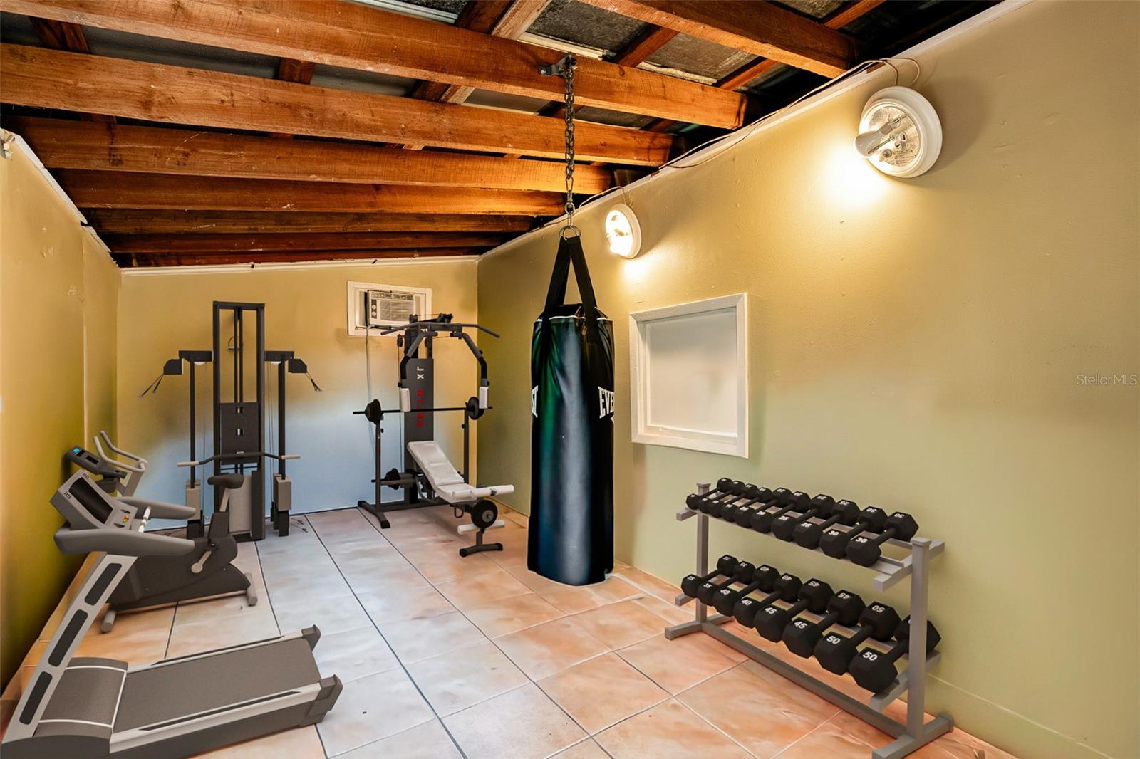 DELAND W 01/2 BLK 88 - Residential