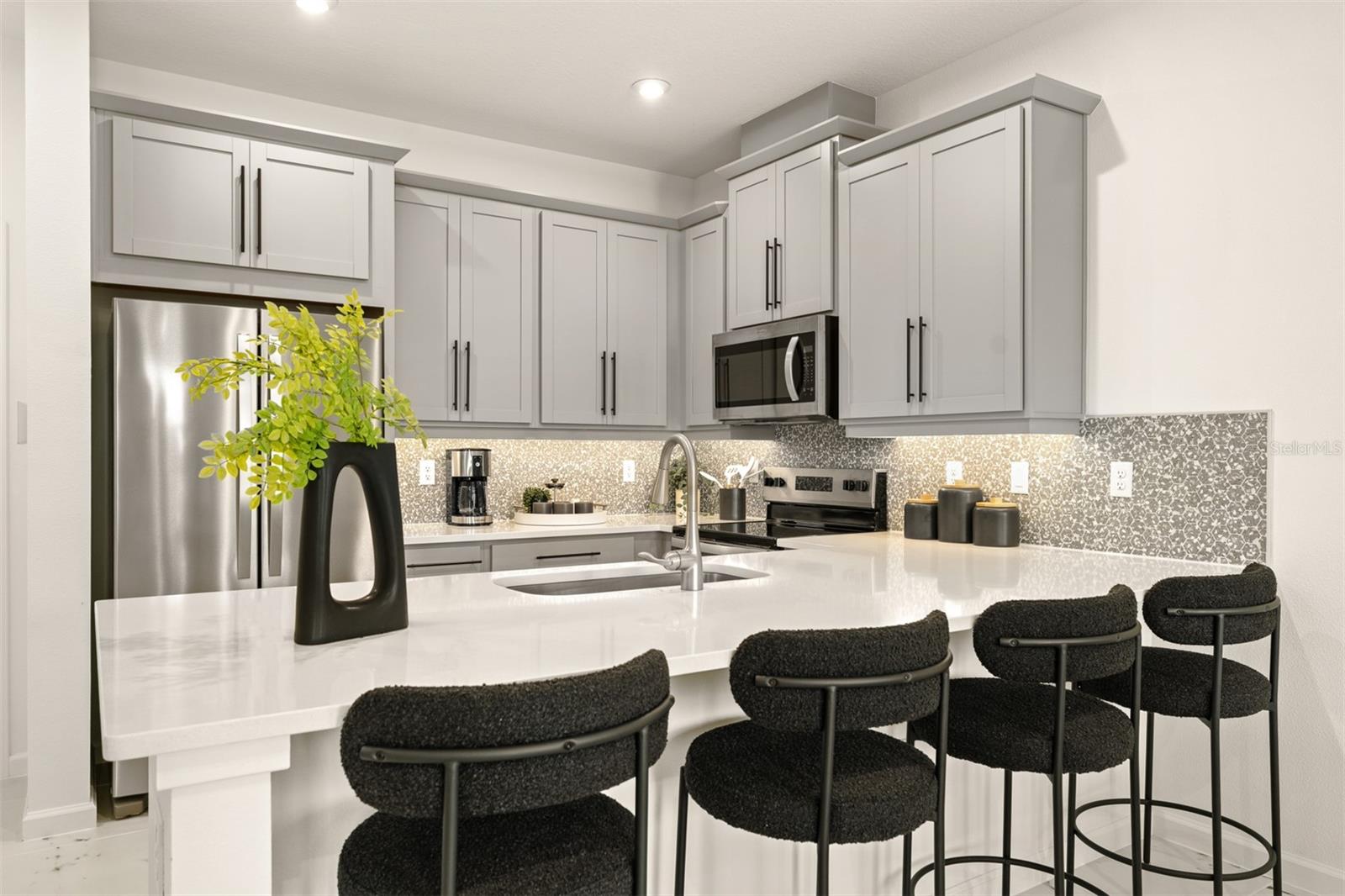 HICKORY GROVE - Residential