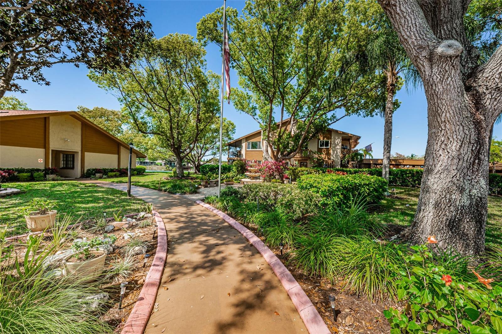 BEACON LAKES CONDO 05 01 - Residential