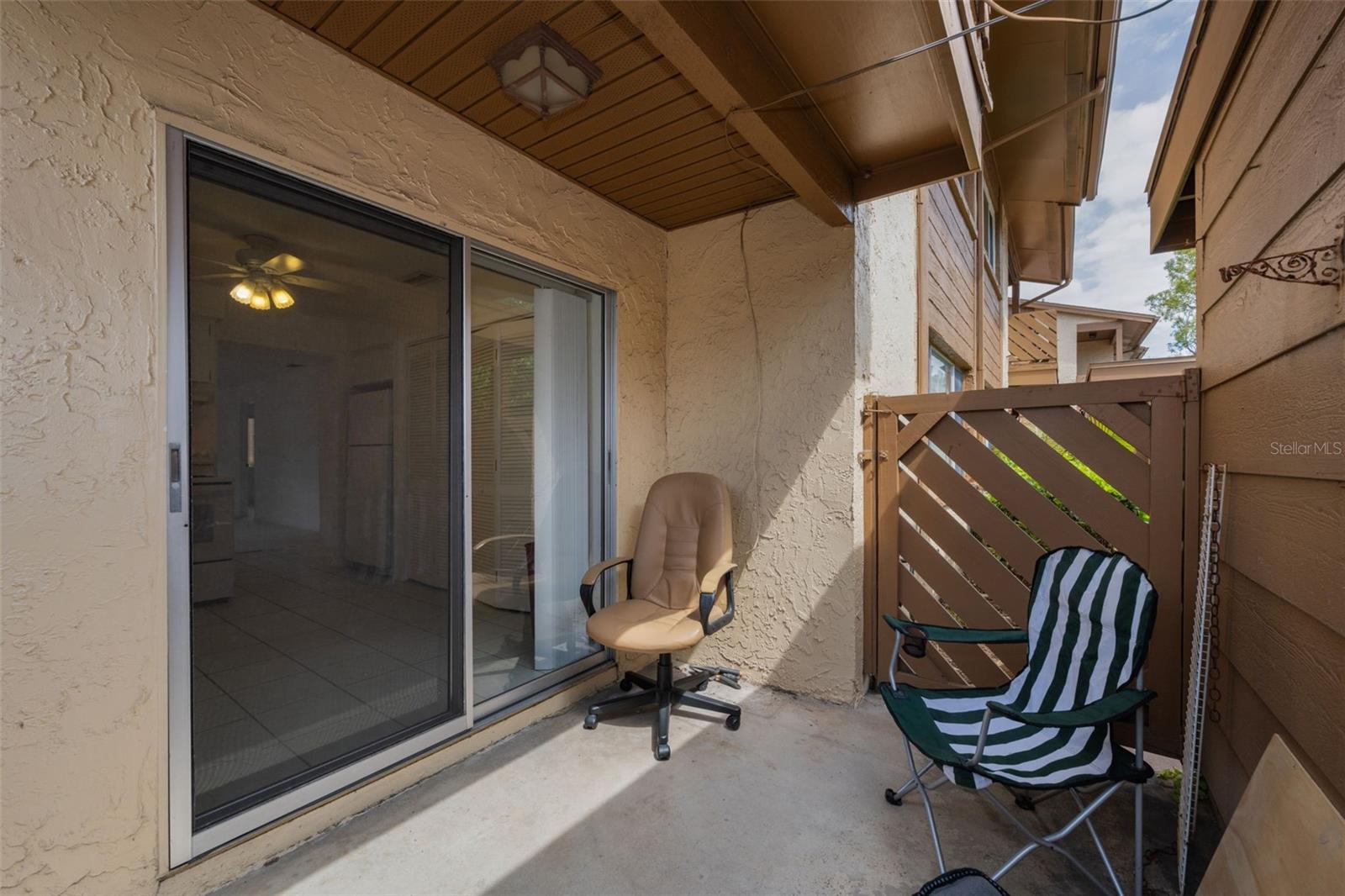 BEACON LAKES CONDO 05 01 - Residential