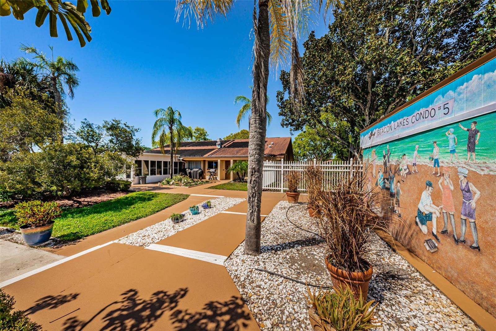 BEACON LAKES CONDO 05 01 - Residential