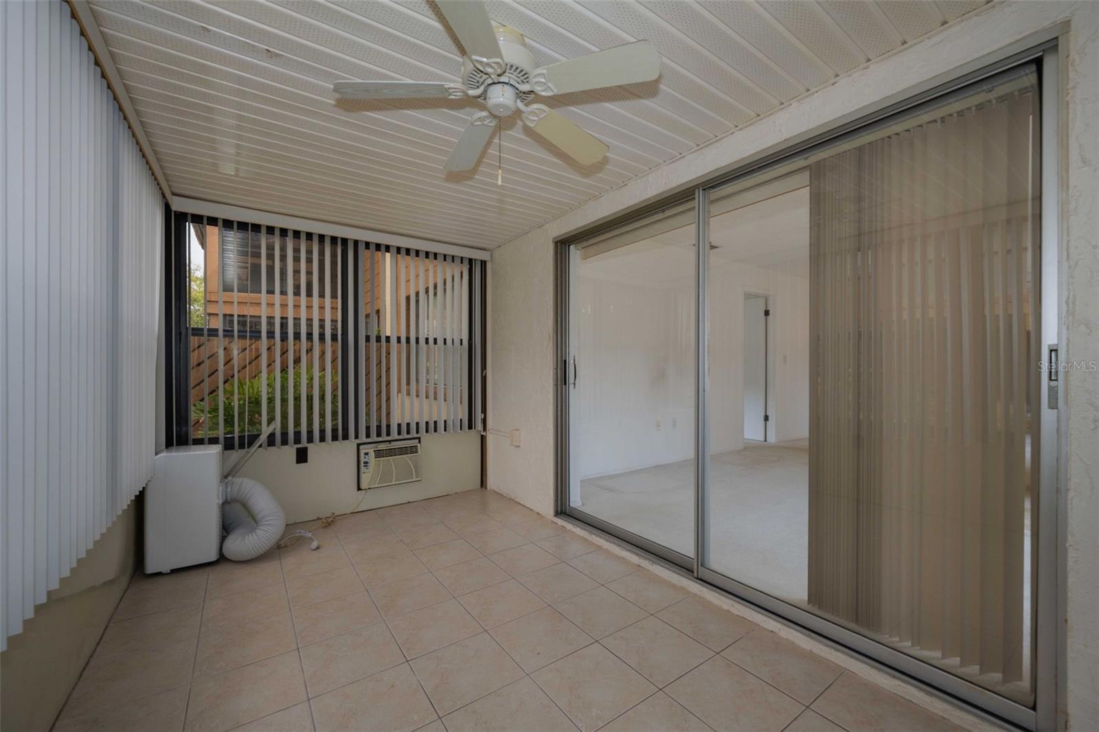 BEACON LAKES CONDO 05 01 - Residential