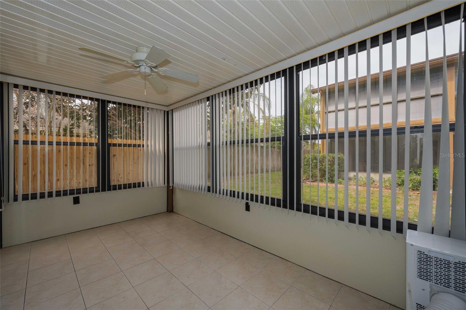 BEACON LAKES CONDO 05 01 - Residential