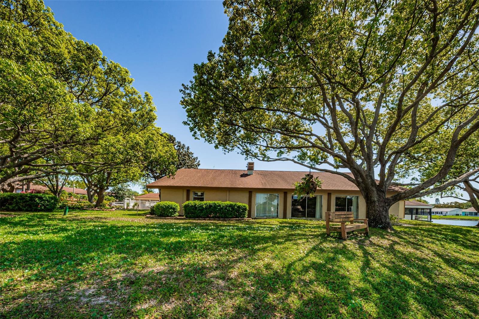 BEACON LAKES CONDO 05 01 - Residential