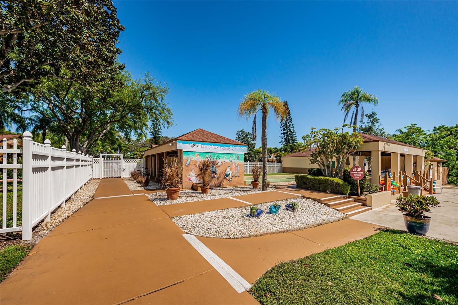 BEACON LAKES CONDO 05 01 - Residential