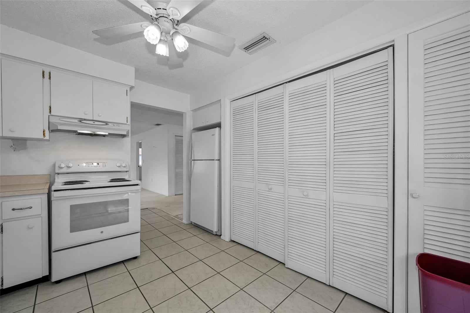 BEACON LAKES CONDO 05 01 - Residential