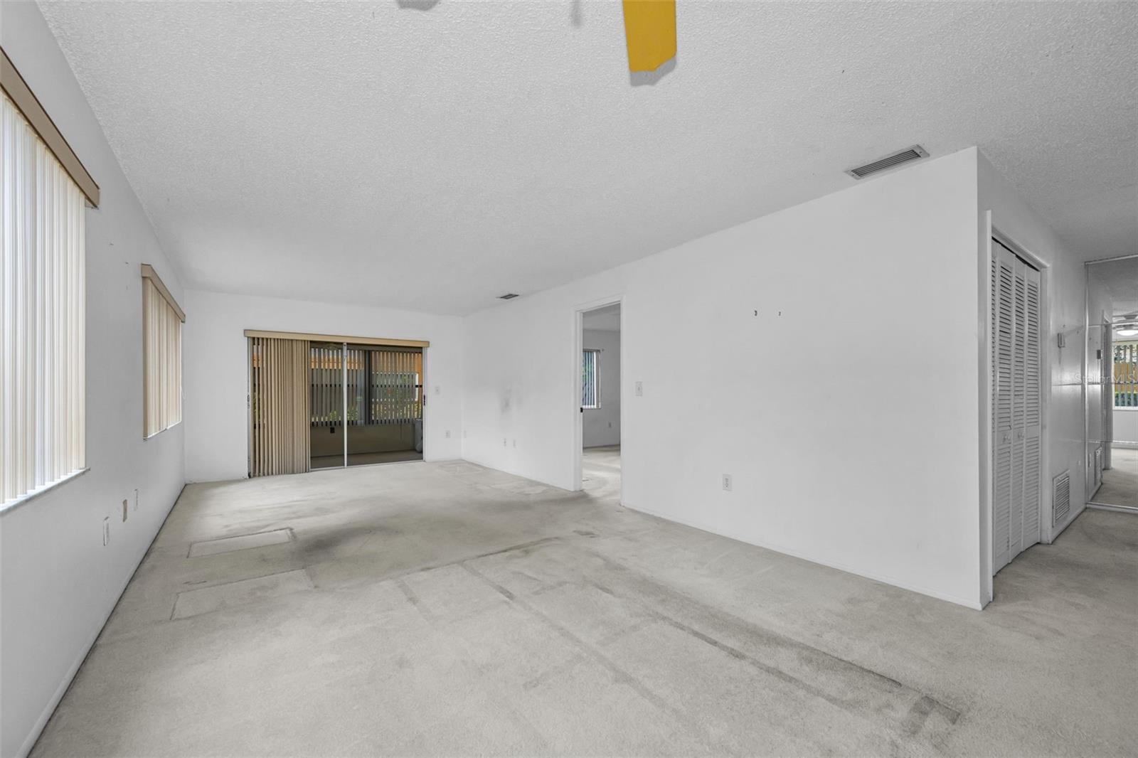 BEACON LAKES CONDO 05 01 - Residential