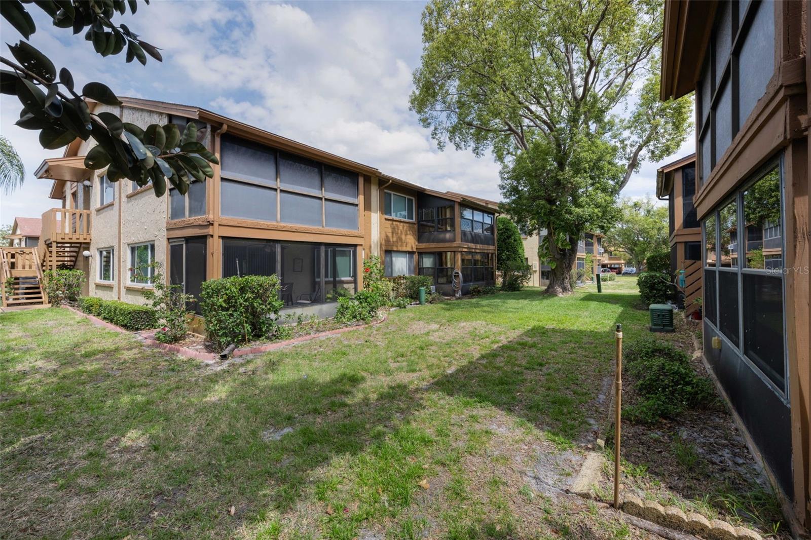 BEACON LAKES CONDO 05 01 - Residential