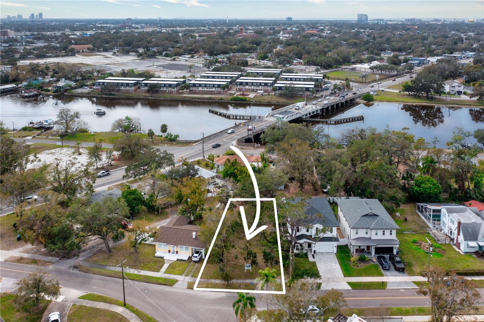 Prime Lot in the Heart of Tampa – Near Future Riverwalk Expansion! Lot not in the flood zone!
Incredible opportunity to build your dream home on a spacious lot located right in the heart of Tampa. Nestled in a rapidly growing area with easy access to downtown, Armature Works, and just steps away from the planned Riverwalk expansion, this location offers unbeatable lifestyle potential and long-term value.
Whether you’re looking to build a custom residence or invest in one of Tampa’s most exciting neighborhoods, this lot is a rare find.