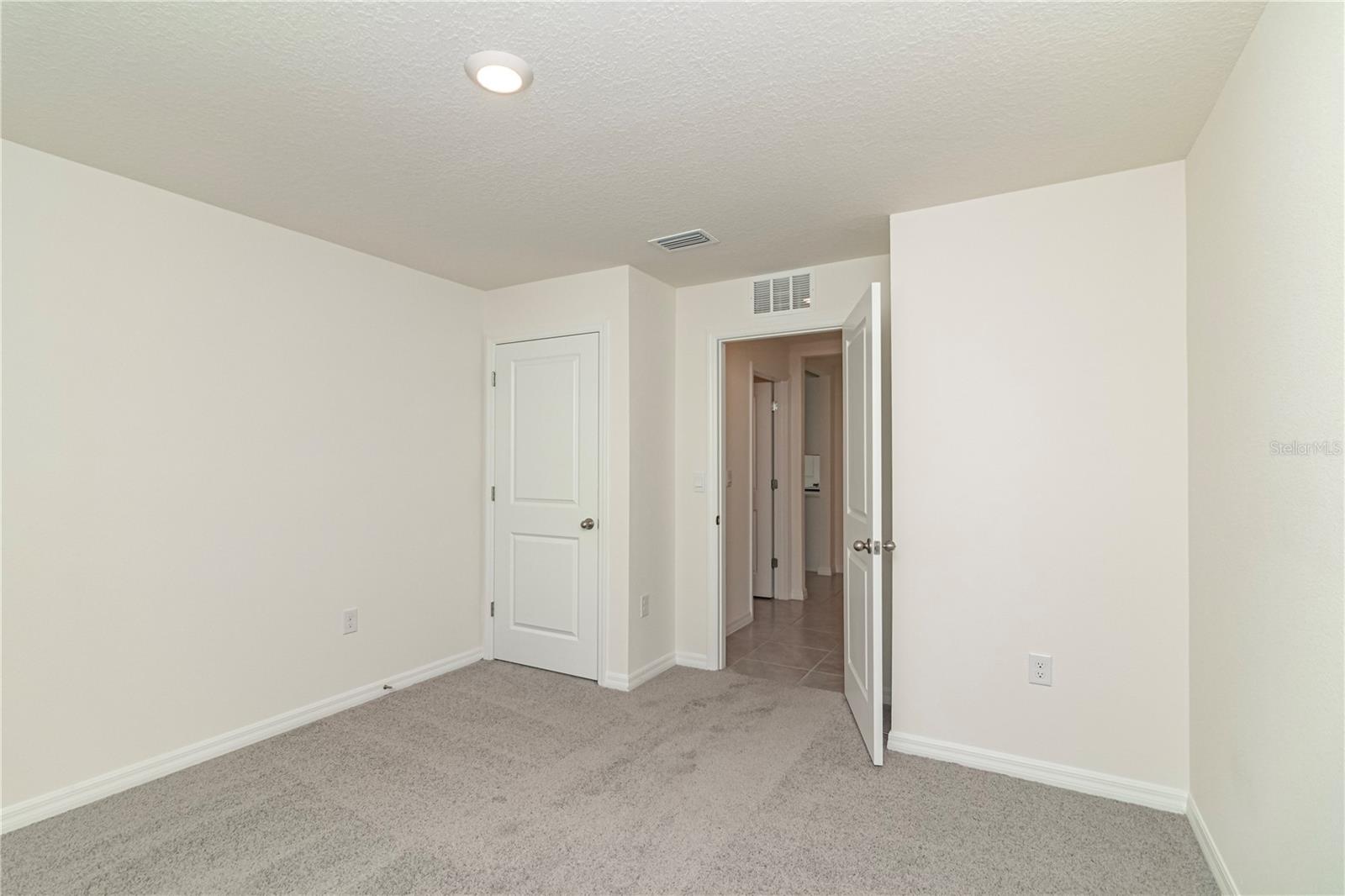 OCALA CROSSINGS SOUTH - Residential Lease