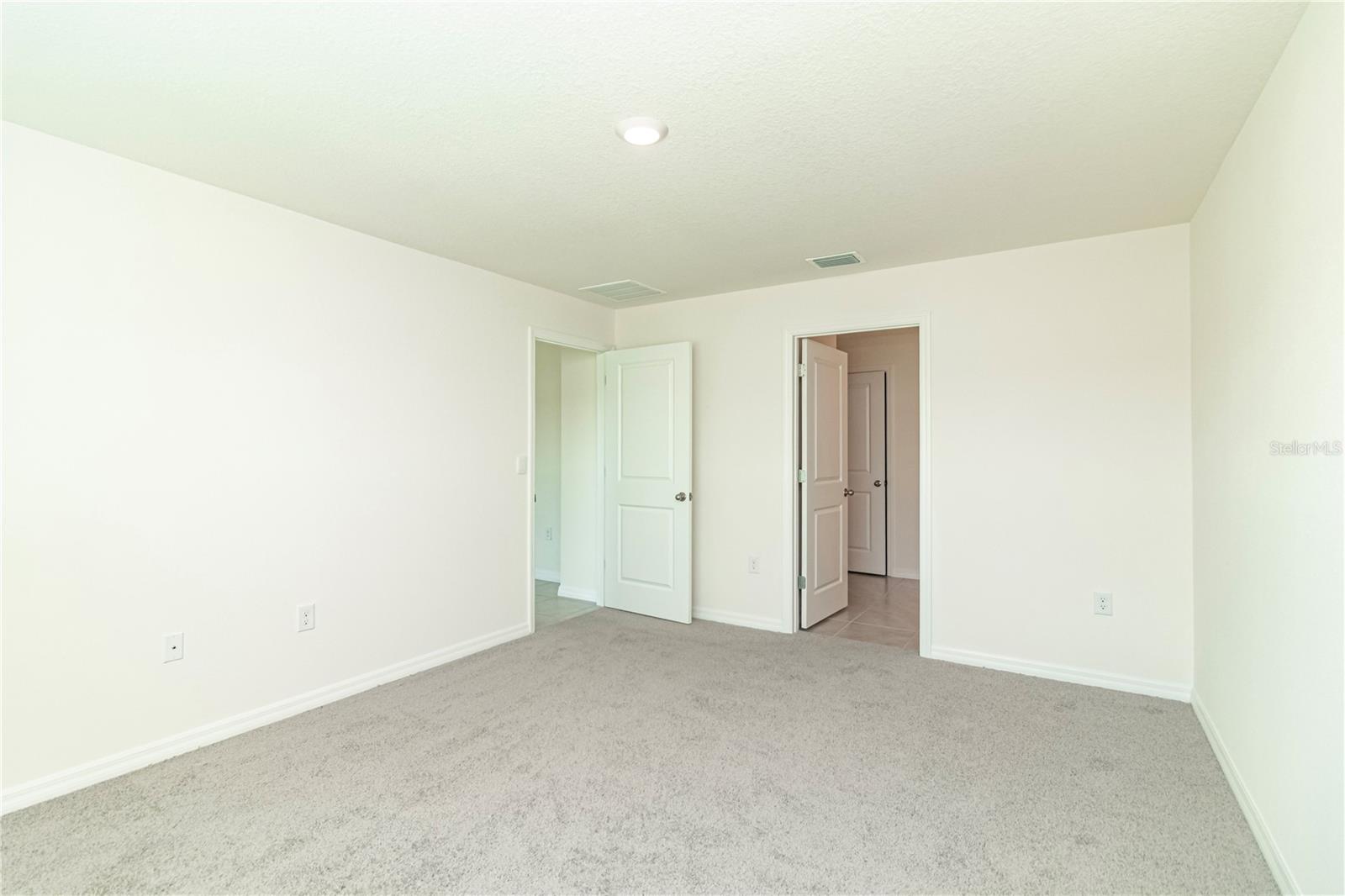 OCALA CROSSINGS SOUTH - Residential Lease