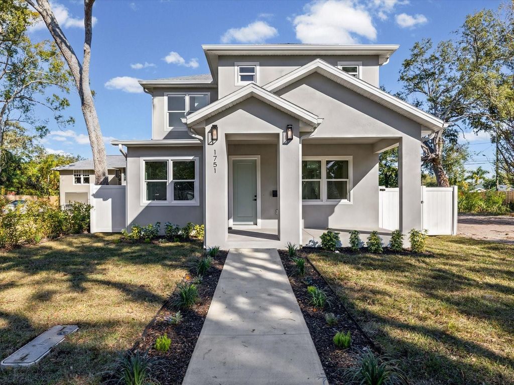 Photo of 1751 27th Avenue N, St Petersburg, FL 33713 (MLS # TB8465871)