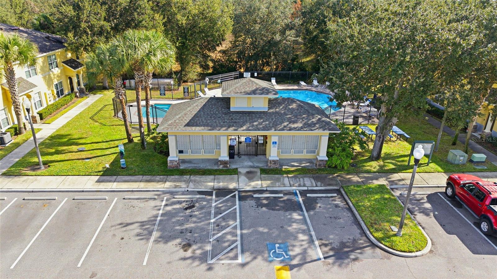 EILAND PARK TWNHMS - Residential